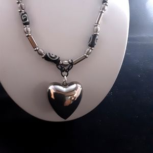 SILVER PUFFED HEART TIBETAN CHOKER